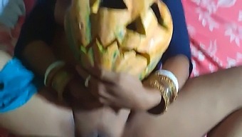 Wymuszony Seks Na Halloween: Była Dziewczyna Zostaje Brutalnie Potraktowana