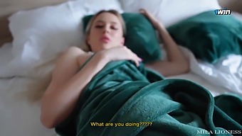 Amateur Guy Gets Deepthroat From Stepmother After Club Encounter