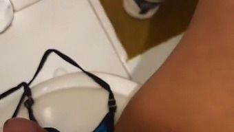 La Mamma Della Mia Migliore Amica Mi Scopre Mentre Mi Diletta In Mutande E Si Impegna In Sesso Orale Fino A Raggiungere L'Orgasmo In Bocca, Parte 1