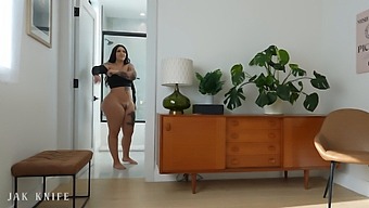 Meine Mitbewohnerin Mit Dem Dicken Arsch, Roxanne Roselle, Hat Meinen Schwanz In Beide Löcher Geschluckt – Fuckedhard18.